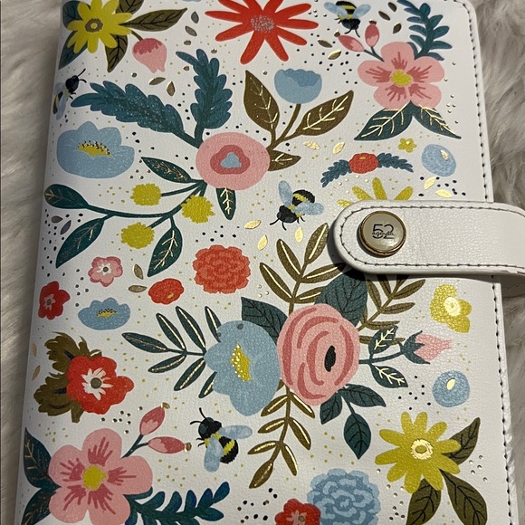 52 Agenda White Floral Planner - Picture 9 of 11